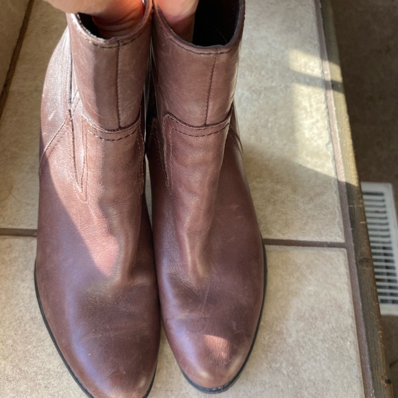 Ana Short Leather Boots - Picture 3 of 6